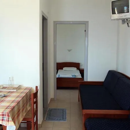 Filoxenia Apartment *